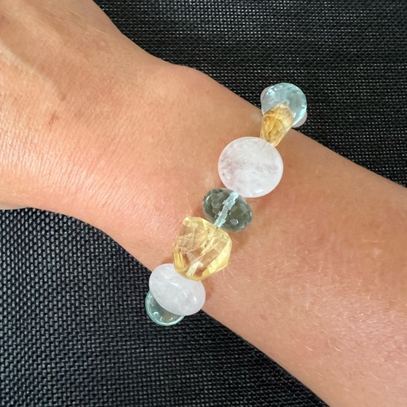 Handmade Glass Bracelet - Picture 4 of 5